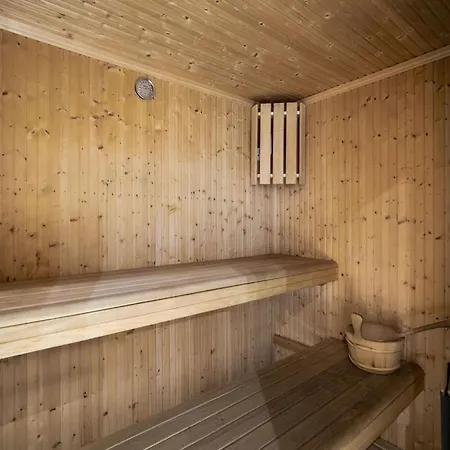 Independant A 1650 Avec Sauna, 4 Chambres, Parking - Fr-1-563-162 *