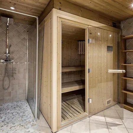 Independant A 1650 Avec Sauna, 4 Chambres, Parking