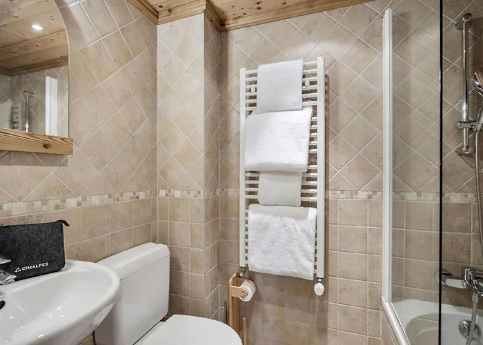 Independant A 1650 Avec Sauna, 4 Chambres, Parking - Fr-1-563-162 *