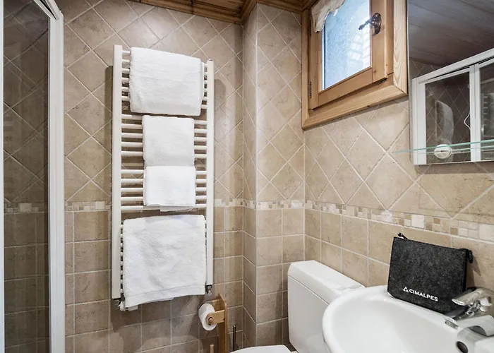 Independant A 1650 Avec Sauna, 4 Chambres, Parking - Fr-1-563-162 *