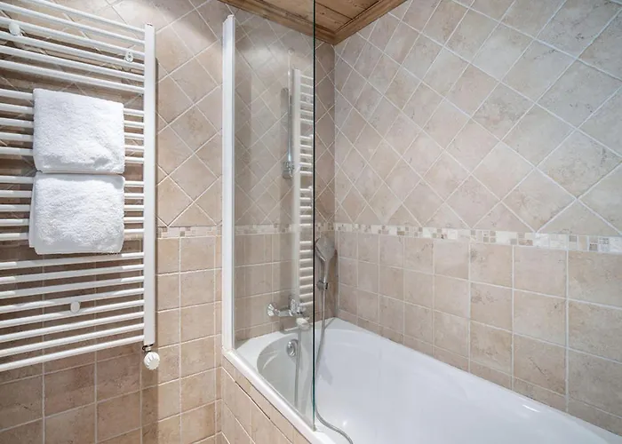 Independant A 1650 Avec Sauna, 4 Chambres, Parking - Fr-1-563-162 شاليه كورشوفيل